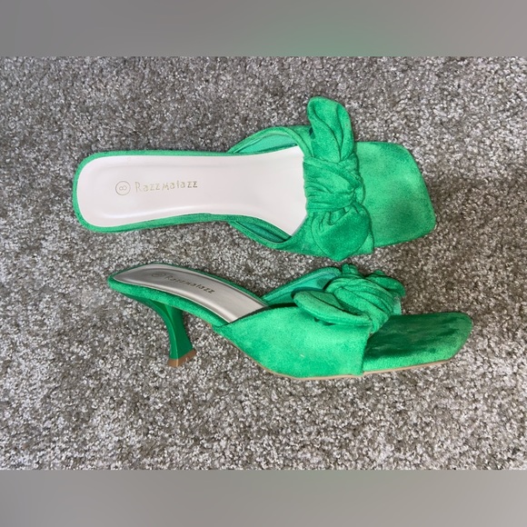 Green sandals - Picture 2 of 2